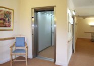 Thang máy gia đình cửa mở lùa về một phía