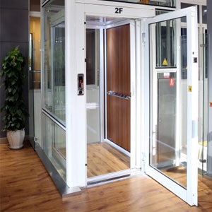 thang máy mẫu cửa mở tay